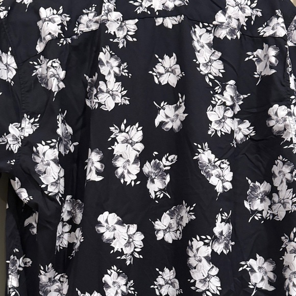 Abercrombie and Fitch Floral Black and White Men's Shirt Size L Preloved - Picture 6 of 6